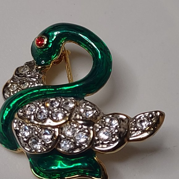 Little Green With Red Eyes Swan Brooch - Picture 3 of 10